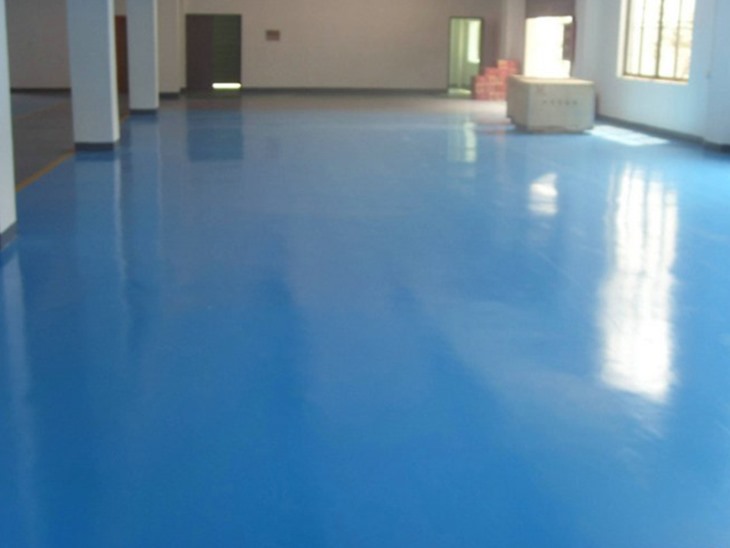 Self-leveling high-gloss floor paint
